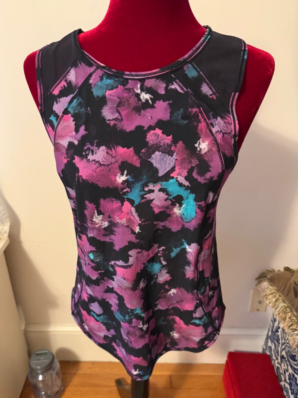 Lululemon wms Tank Top size Med